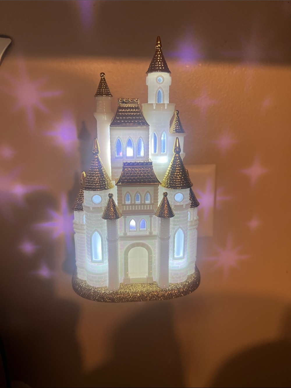Bath & Body Works White and Gold Light-Up Castle Wallflower warmer